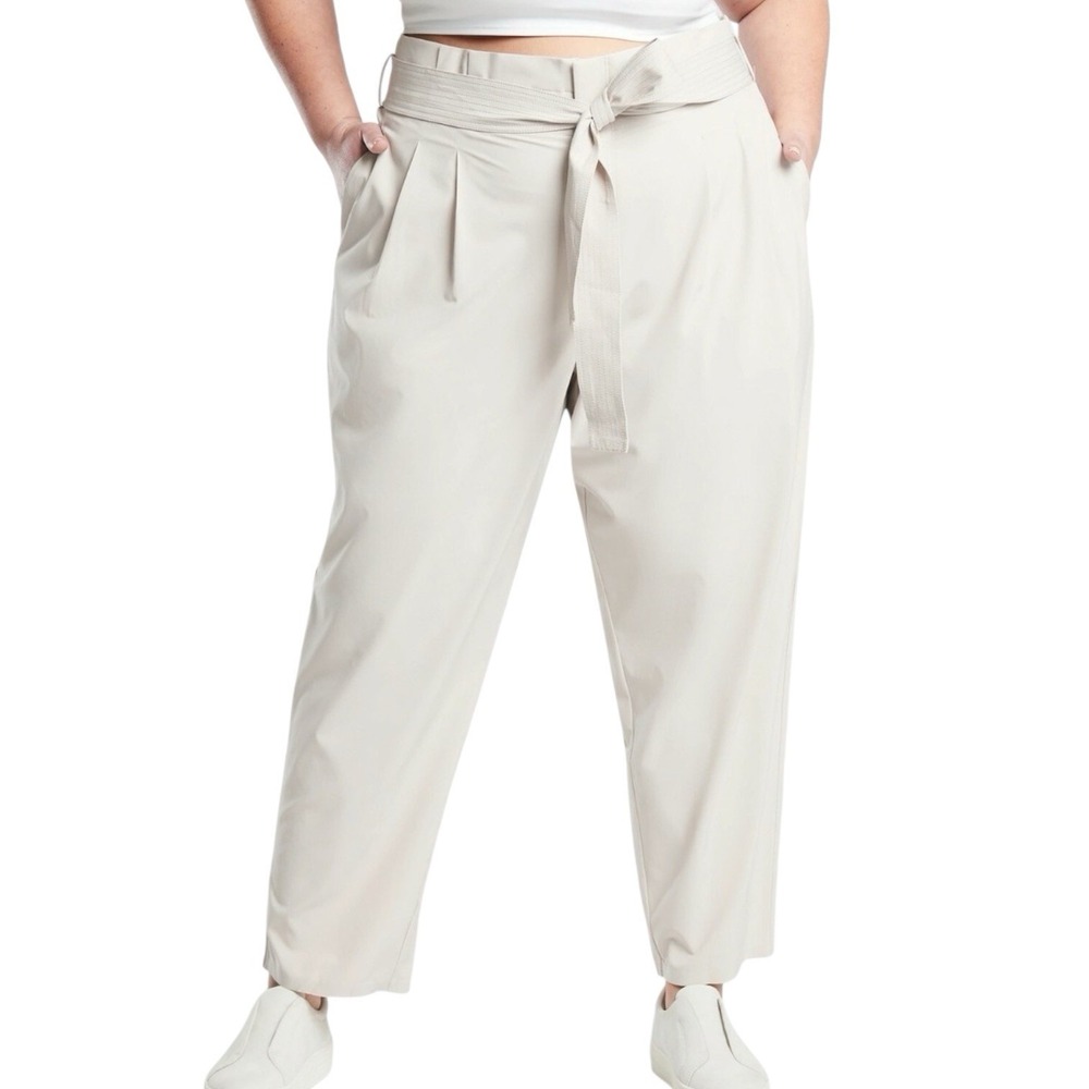 NWT Athleta Women Plus 26 Skyline Pant II Paperbag Waist Straight Leg Tan 530640